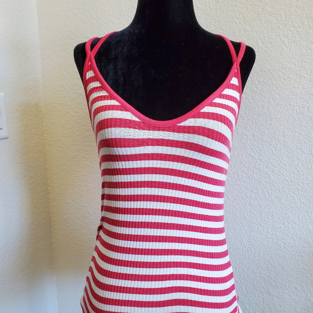♡♡♡♡♡ NWOT Criss- cross back top - Picture 4 of 11